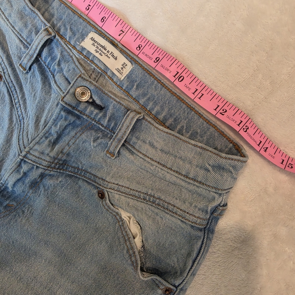 Abercrombie & Fitch High-Rise 90s Relaxed Jeans 4/27 - Picture 6 of 11
